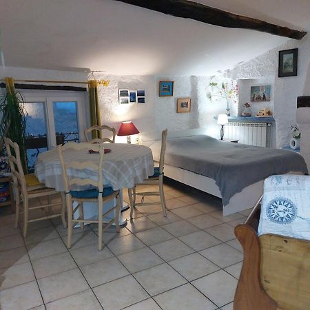 "Le Charme Provencal" - Studio 4 Couchages Classe 2 Etoiles - Axelle Loc'Appart Lorgues Exterior photo